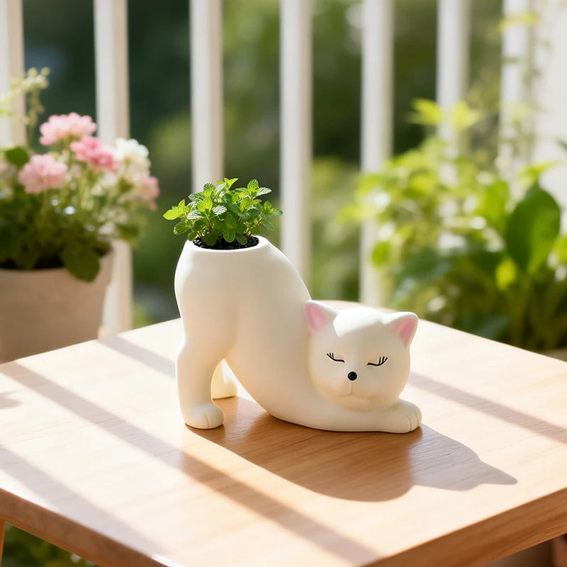 Curly Pose Cat Resin Planter – Cute Desktop Pot for Cacti & Trailing Plants